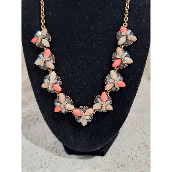NWT J.Crew Gold-Tone Statement Necklace With Coral & Cream Floral  Motif - Picture 2 of 8